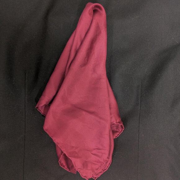 Vintage burgundy pocket square in silk - Picture 2 of 5